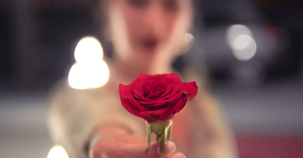 Buse: 22 yaşında, Ümraniye Dudullu’ya gelir, 58 kg, anal sikiş yapar